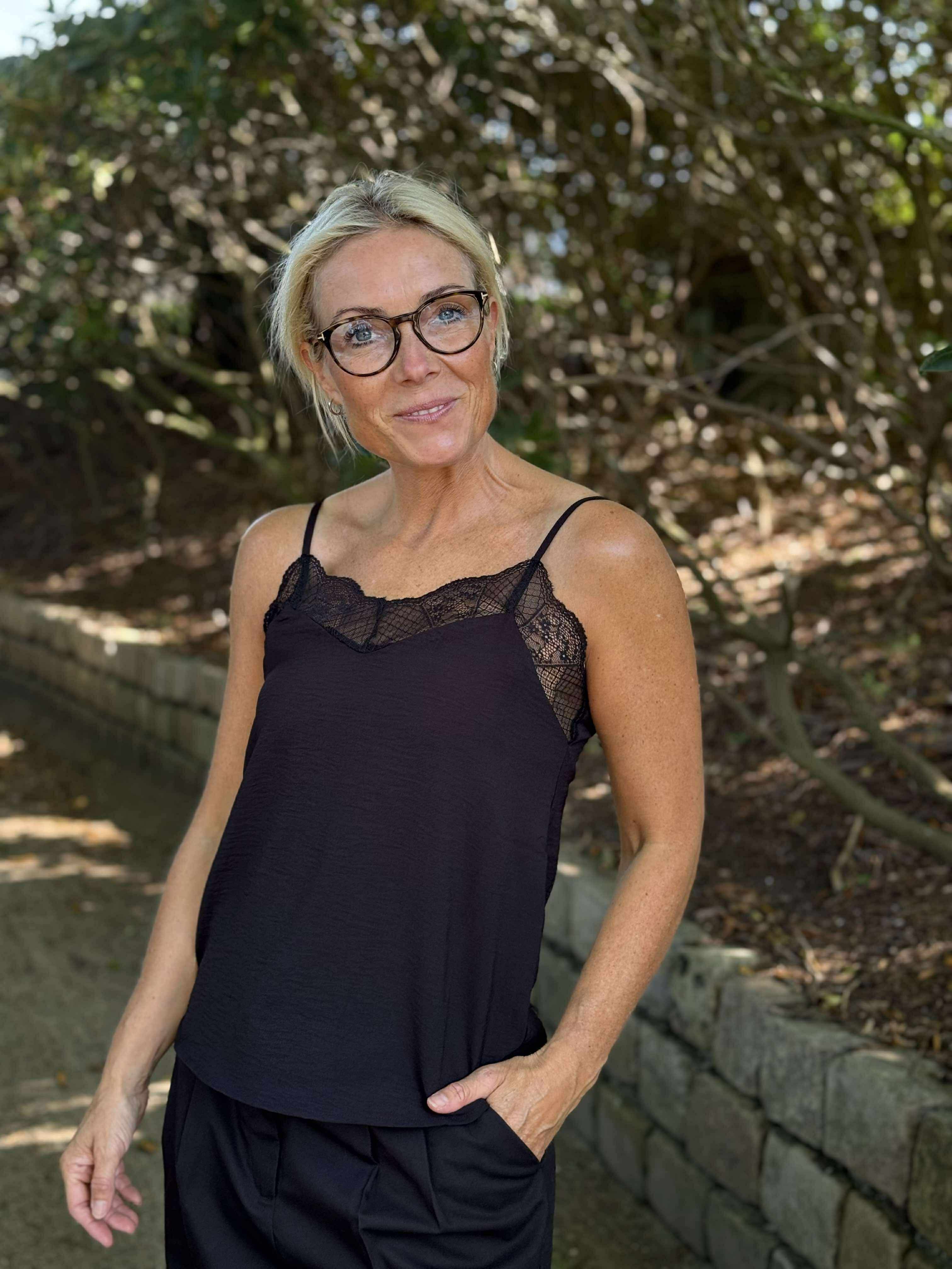 PCTIFFANY Singlet - Black